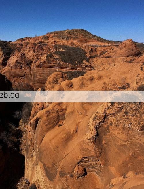 定边：黄土高原风沙线上的疫情阻隔带