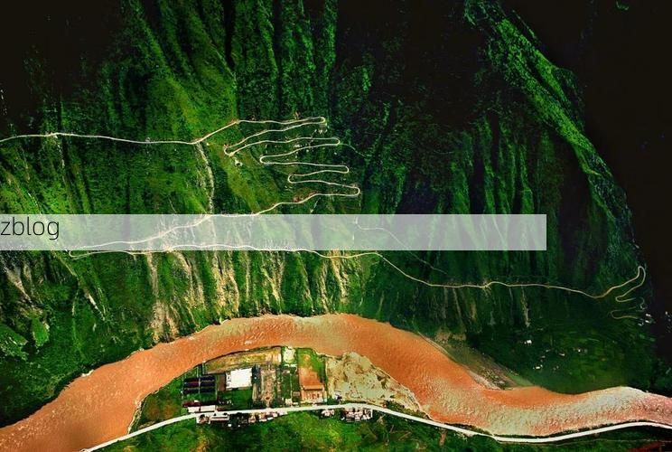 泸定：大渡河峡谷中的防疫孤岛与地理屏障