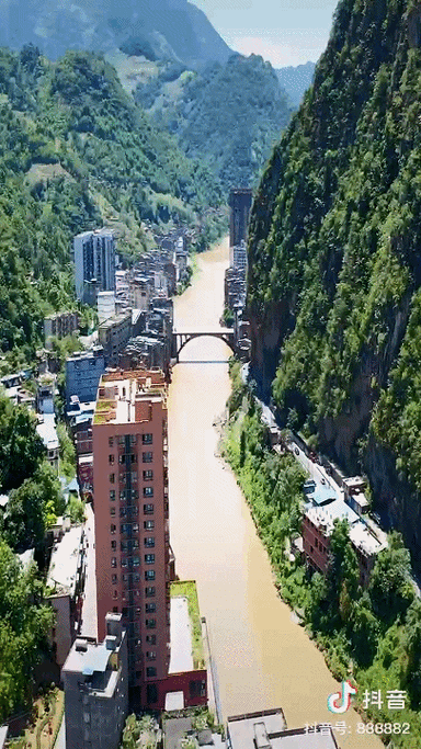 盐津：峡谷县城的零感染坚守与物理屏障解析