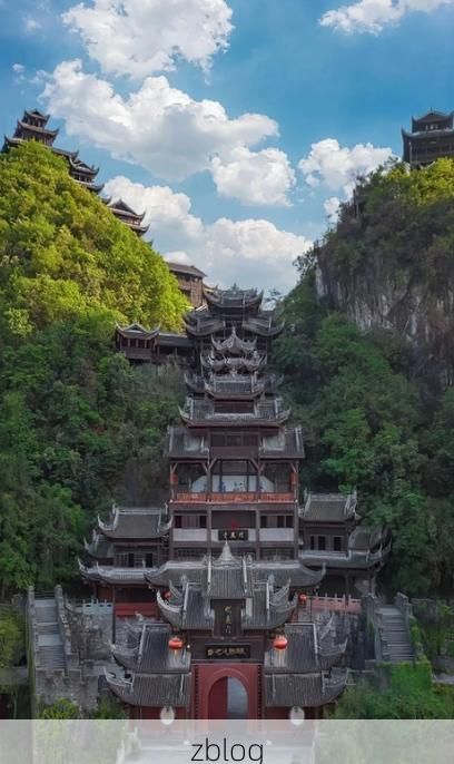 彭水：乌江峡谷屏障下的疫情防线与破防时刻