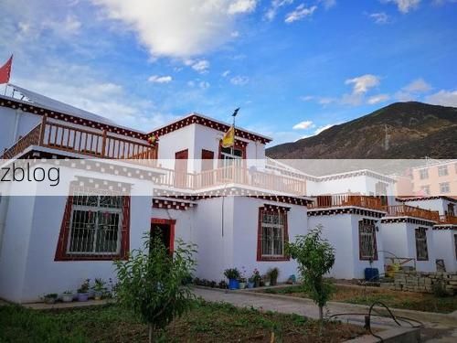 高原屏障下的零感染坚守：巴塘县防疫地理优势解析_94325