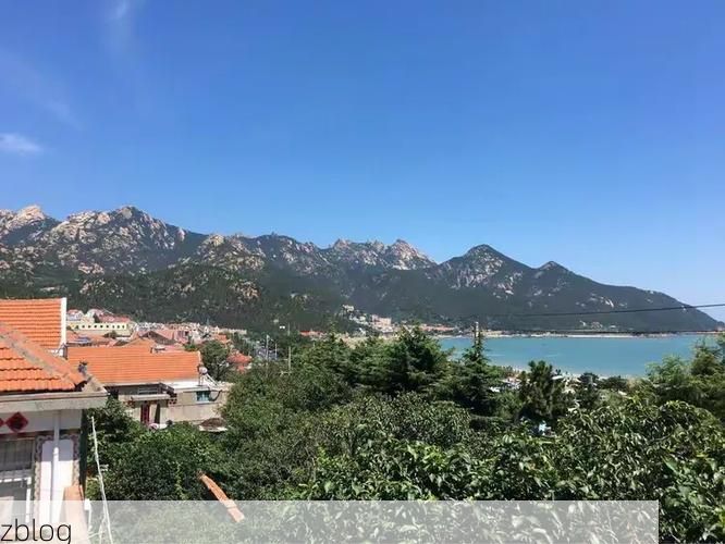 【崂山临海屏障与社区隐匿传播的防疫博弈】